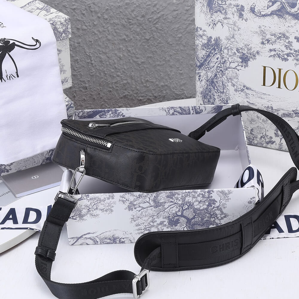 DIOR SAFARI MESSENGER BAG