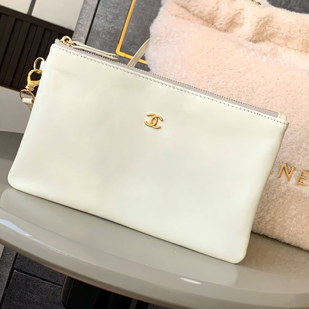 CHANEL 22 SMALL HANDBAG