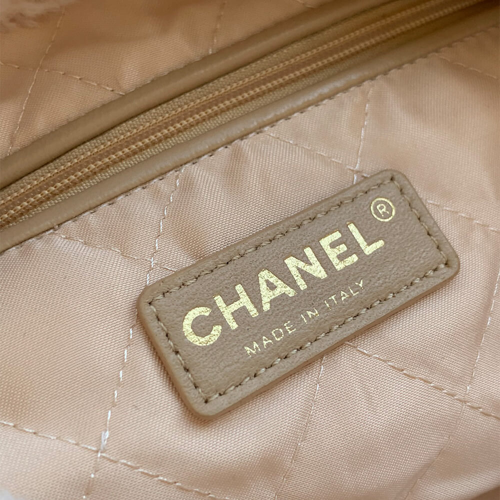 CHANEL 22 SMALL HANDBAG