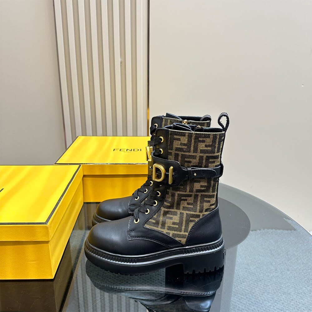 FENDI Fendigraphy logo-plaque leather boots