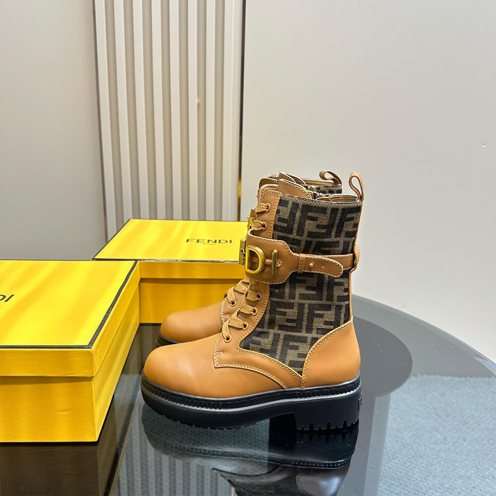 FENDI Fendigraphy logo-plaque leather boots