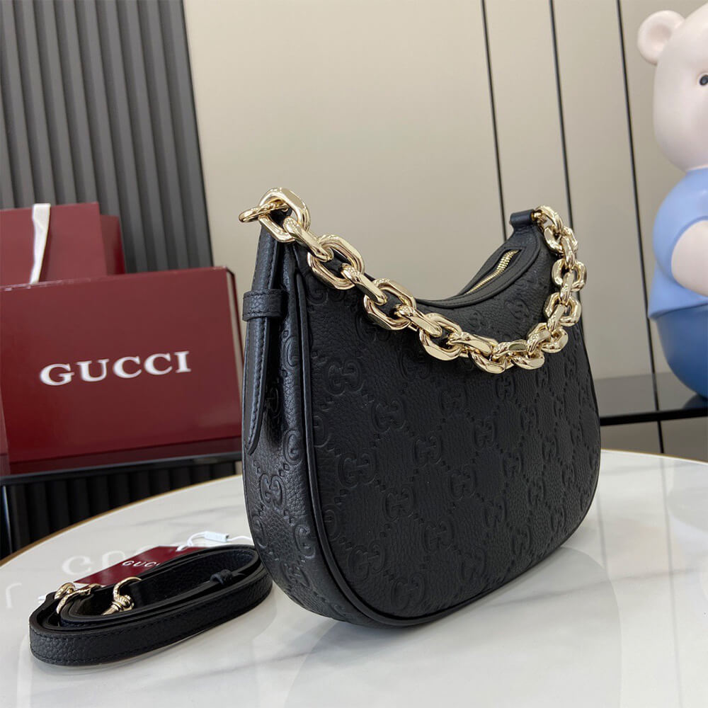 GG Emblem small shoulder bag