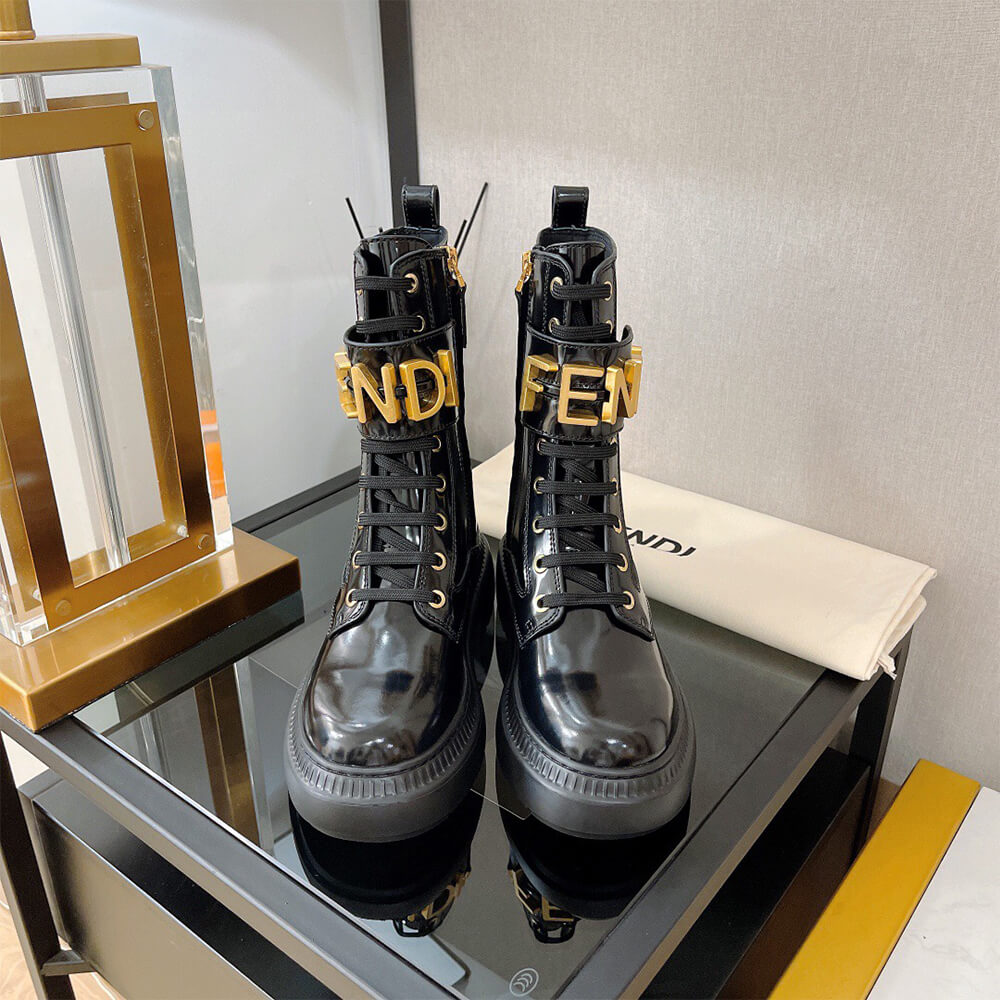 FENDI Fendigraphy logo-plaque leather boots