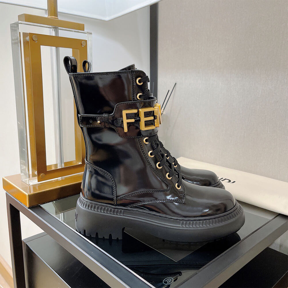 FENDI Fendigraphy logo-plaque leather boots