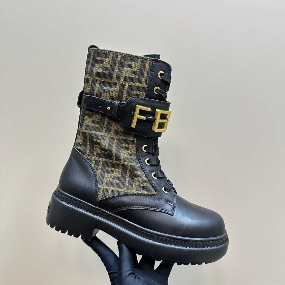 FENDI Fendigraphy logo-plaque leather boots