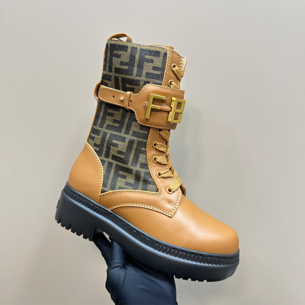 FENDI Fendigraphy logo-plaque leather boots