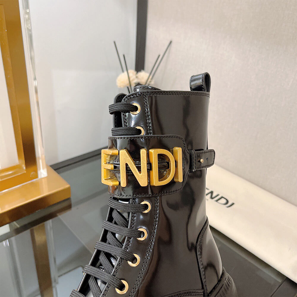 FENDI Fendigraphy logo-plaque leather boots