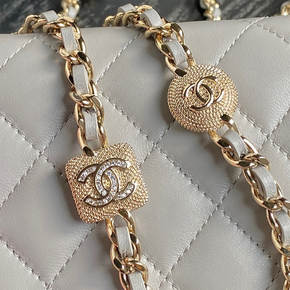 CHANEL Clutch With Chain(high-end grade)