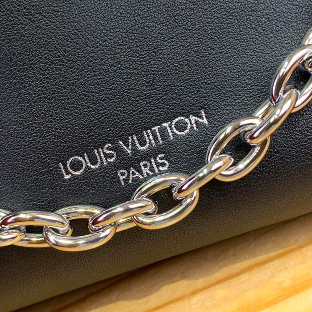 LV CarryAll Vibe BB